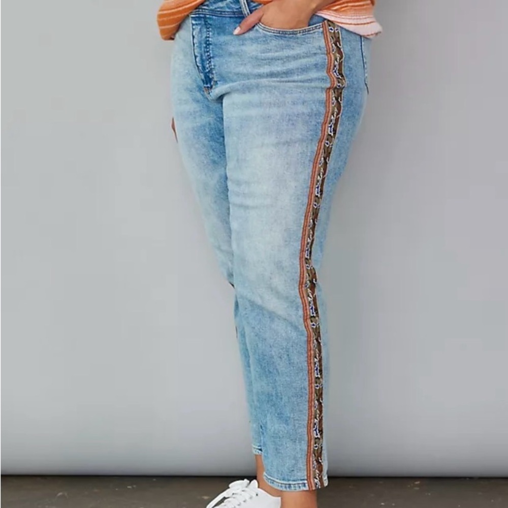 Anthropologie Pilcro Mid-Rise Slim Boyfriend Jeans Size 32 (oversized!)